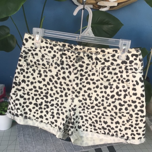 American Eagle Animal Print Shorts - Picture 1 of 10